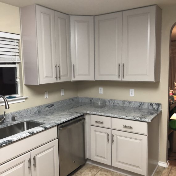 San Antonio Kitchen Remodeling Contractors Kitchen and Bath Boerne Kitchen Cabinets Stone Oak Kitchen Countertops Helotes Remodeling Contractors Alamo Heights best rated