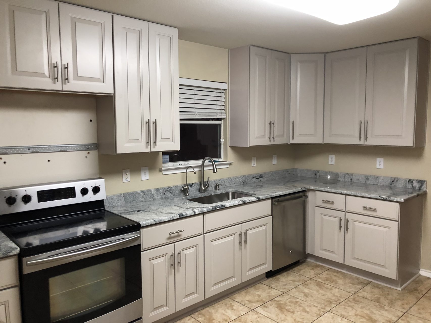 San Antonio Kitchen Remodeling Contractors Kitchen and Bath Boerne Kitchen Cabinets Stone Oak Kitchen Countertops Helotes Remodeling Contractors Alamo Heights affordable